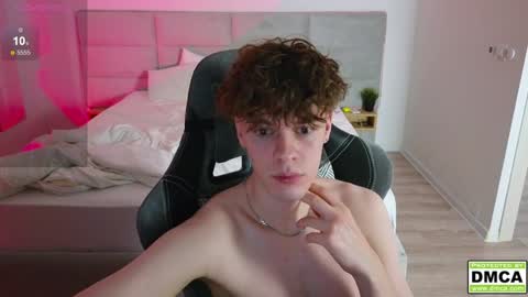 Snapshot of cute_thomas chatting on February 2025 03:30:02 AM Thomas - online show from February 2025 03:30:02 AM