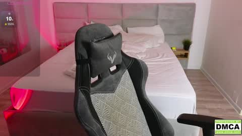 Snapshot of cute_thomas chatting on February 2025 09:10:01 PM Thomas - online show from February 2025 09:10:01 PM