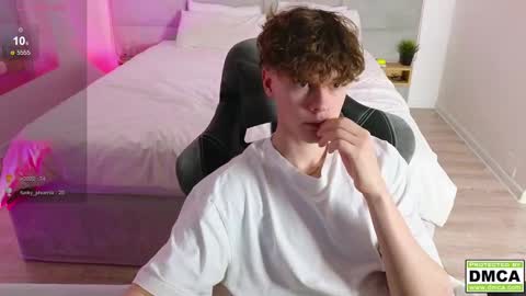 Snapshot of cute_thomas chatting on February 2025 02:45:02 AM Thomas - online show from February 2025 02:45:02 AM