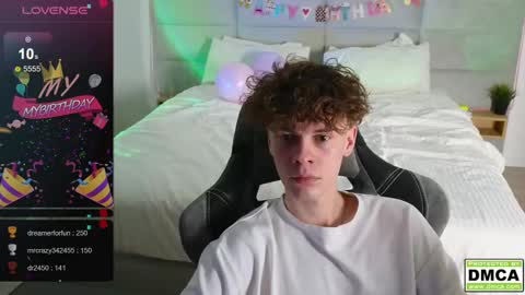 Snapshot of cute_thomas chatting on February 2025 01:14:02 AM Thomas - online show from February 2025 01:14:02 AM