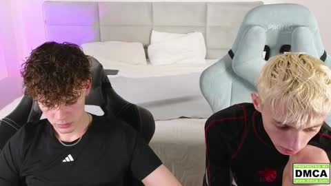 Snapshot of cute_thomas chatting on February 2025 10:18:02 PM Thomas - online show from February 2025 10:18:02 PM