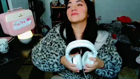 Snapshot of cuteambervi chatting on January 2025 06:51:01 PM Princess Amber online show from January 2025 06:51:01 PM