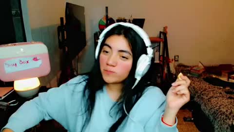 Snapshot of cuteambervi chatting on January 2025 12:36:01 AM Princess Amber online show from January 2025 12:36:01 AM