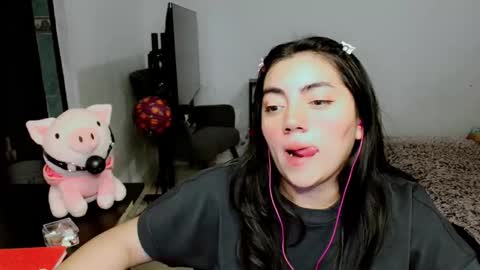 Snapshot of cuteambervi chatting on November 2025 12:02:01 AM Princess Amber online show from November 2025 12:02:01 AM