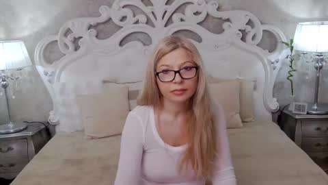 cuteangelina18 online show from February 2026 11:09:01 AM