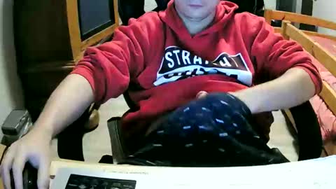 Snapshot of cuteboy090 chatting on October 2025 02:07:01 PM Cuteboy090 online show from October 2025 02:07:01 PM