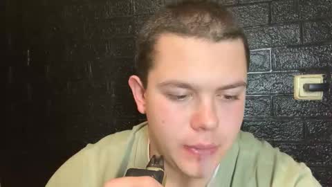 Alex online show from November 2025 08:18:01 PM