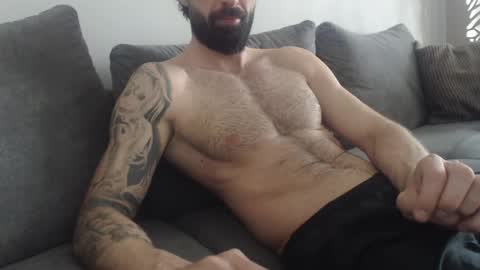 Snapshot of cuteeboy chatting on April 2026 05:10:02 AM cuteeboy online show from April 2026 05:10:02 AM