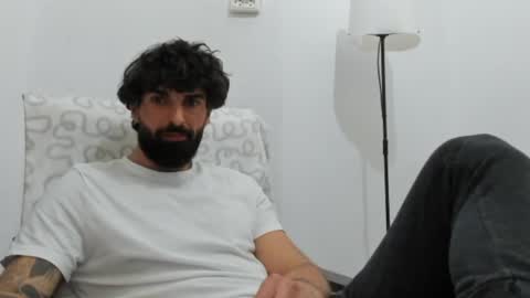 Snapshot of cuteeboy chatting on April 2026 05:29:01 PM cuteeboy online show from April 2026 05:29:01 PM