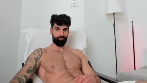 Snapshot of cuteeboy chatting on May 2026 07:17:01 AM cuteeboy online show from May 2026 07:17:01 AM