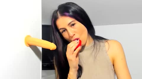 Snapshot of cuteeliza1 chatting on November 2025 08:49:02 AM cuteeliza1 online show from November 2025 08:49:02 AM