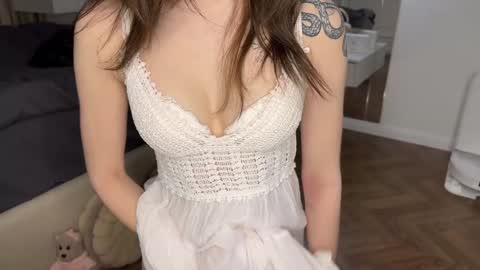 Snapshot of cuteelsa_ chatting on January 2025 04:34:01 AM Elsa online show from January 2025 04:34:01 AM