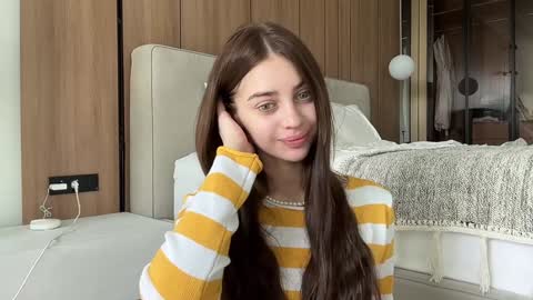 Snapshot of cuteelsa_ chatting on February 2025 04:05:01 AM Elsa online show from February 2025 04:05:01 AM