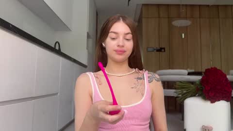 Snapshot of cuteelsa_ chatting on February 2025 05:57:02 AM Elsa online show from February 2025 05:57:02 AM