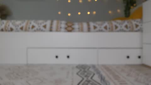 Anna online show from December 2025 06:59:01 PM