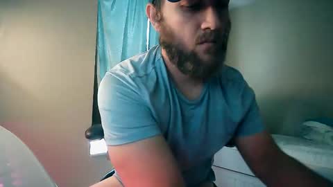 Snapshot of cutefloridaguy25 chatting on February 2026 05:19:02 PM onlyfansSexualAriesFL online show from February 2026 05:19:02 PM