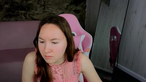 Snapshot of cuteglory chatting on February 2026 01:43:02 AM cuteglory online show from February 2026 01:43:02 AM