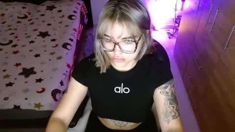 isabella online show from March 2026 04:35:01 PM