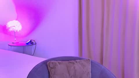 cutemirage online show from October 2025 02:52:02 PM