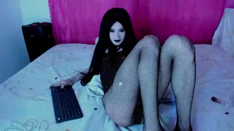 Snapshot of cutenaked_8 chatting on September 2025 10:43:01 PM Natalie online show from September 2025 10:43:01 PM