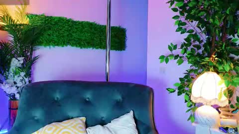 Snapshot of cuteness__girl chatting on September 2025 06:06:01 AM cuteness__girl online show from September 2025 06:06:01 AM