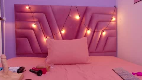 cutepetitee online show from February 2026 08:01:02 PM