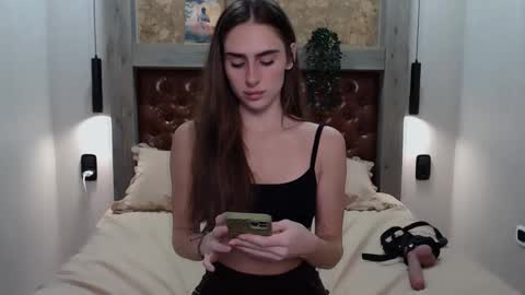 Snapshot of cuterebelious chatting on February 2025 12:05:02 PM Kim online show from February 2025 12:05:02 PM