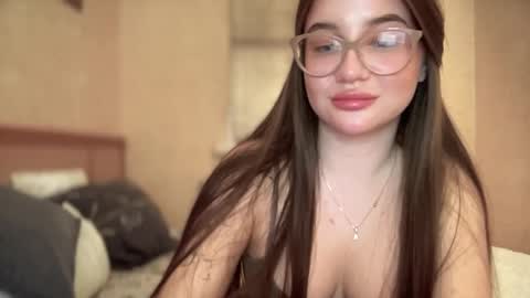 Snapshot of cuteyaji chatting on November 2025 08:18:01 PM CuteAnn online show from November 2025 08:18:01 PM