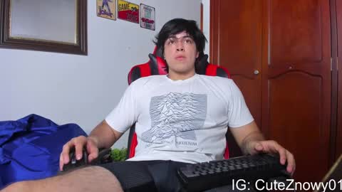 Snapshot of cuteznowyy chatting on February 2025 10:50:01 PM Ask me online show from February 2025 10:50:01 PM