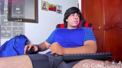 Snapshot of cuteznowyy chatting on February 2025 10:59:01 PM Ask me online show from February 2025 10:59:01 PM