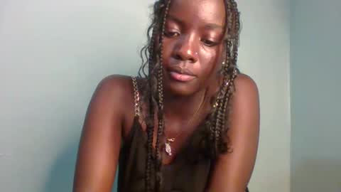 cutie_choco online show from October 2025 09:27:02 PM