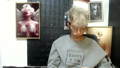 Snapshot of cutie_mico chatting on March 2025 09:51:01 AM cutie_mico online show from March 2025 09:51:01 AM