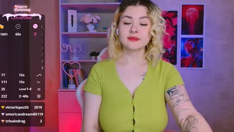 Snapshot of cutie_mili chatting on January 2025 09:44:02 AM mili online show from January 2025 09:44:02 AM