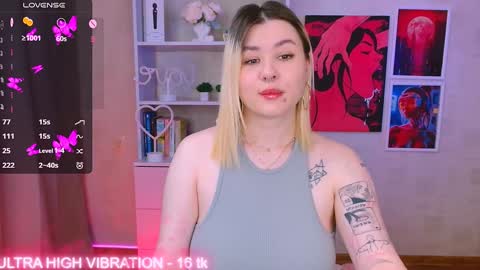 Snapshot of cutie_mili chatting on January 2025 09:04:02 AM mili online show from January 2025 09:04:02 AM