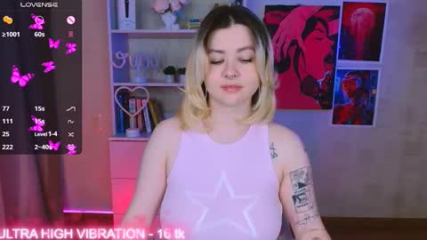 Snapshot of cutie_mili chatting on March 2025 07:10:01 AM mili online show from March 2025 07:10:01 AM