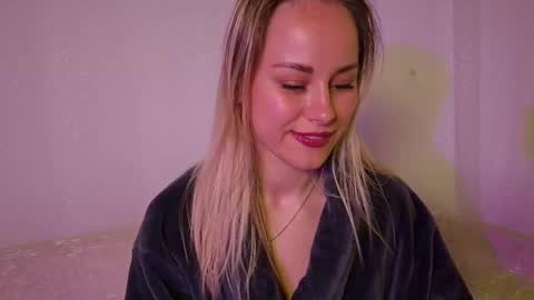 cutie_xoxo_ online show from May 2026 08:27:01 PM