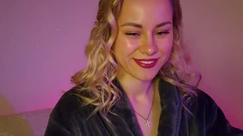 cutie_xoxo_ online show from May 2026 08:18:01 PM