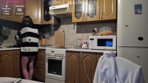 Snapshot of cutiekitty_cb chatting on December 2024 12:01:02 PM cutiekitty_cb online show from December 2024 12:01:02 PM