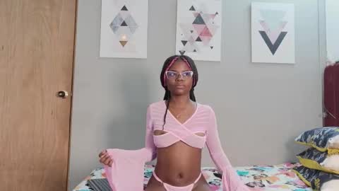 Snapshot of cutielittleebonyy chatting on February 2026 07:45:01 PM Kiara online show from February 2026 07:45:01 PM