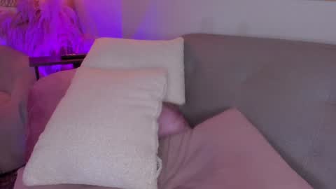 Hannah online show from February 2025 03:30:01 AM