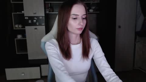 Cutti Crystal online show from December 2025 11:02:01 PM