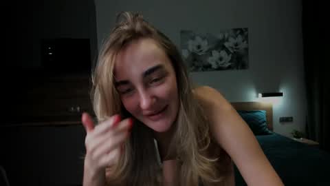Snapshot of cuttiechloe chatting on December 2024 01:02:02 AM CuttieChloe online show from December 2024 01:02:02 AM
