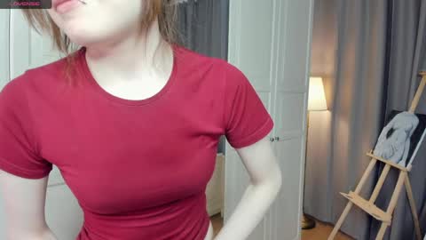 Snapshot of cuty_petite chatting on April 2026 06:05:01 AM Anne online show from April 2026 06:05:01 AM