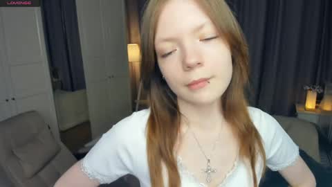 Snapshot of cuty_petite chatting on April 2026 05:36:02 AM Anne online show from April 2026 05:36:02 AM