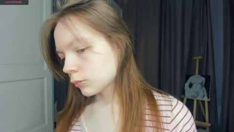 Snapshot of cuty_petite chatting on May 2026 05:57:02 AM Anne online show from May 2026 05:57:02 AM