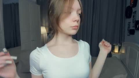 Snapshot of cuty_petite chatting on May 2026 05:48:01 AM Anne online show from May 2026 05:48:01 AM