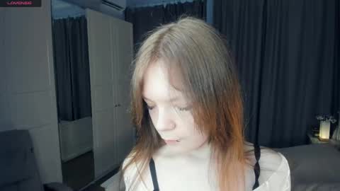 Snapshot of cuty_petite chatting on May 2026 05:48:01 AM Anne online show from May 2026 05:48:01 AM