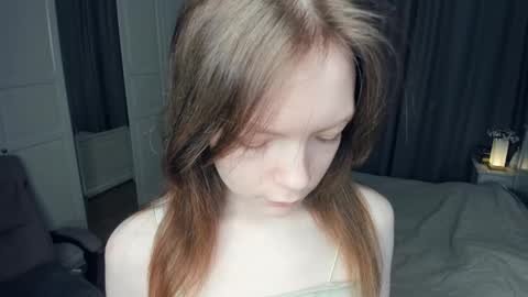 Snapshot of cuty_petite chatting on May 2026 05:49:01 AM Anne online show from May 2026 05:49:01 AM