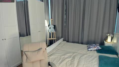 Snapshot of cuty_petite chatting on May 2026 05:36:01 AM Anne online show from May 2026 05:36:01 AM