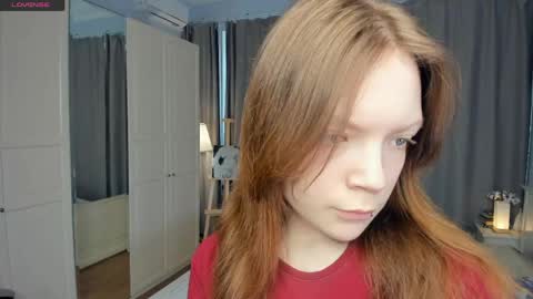 Snapshot of cuty_petite chatting on May 2026 05:45:02 AM Anne online show from May 2026 05:45:02 AM